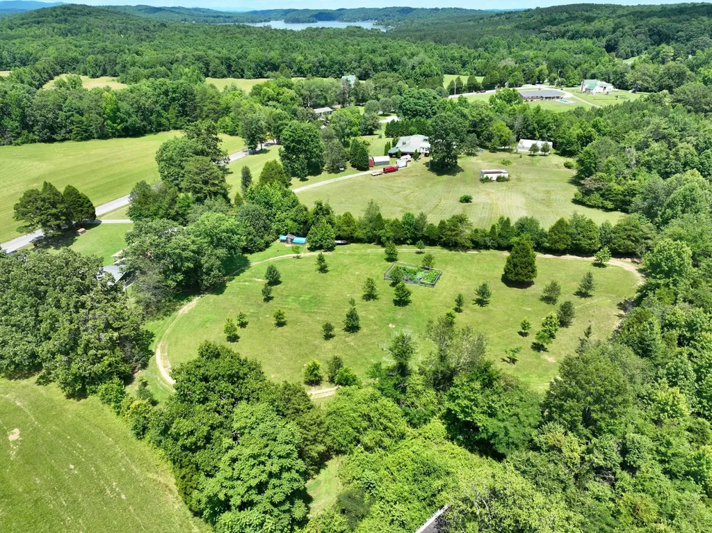 5858 Wolf Creek Road Spring City TN 37381
