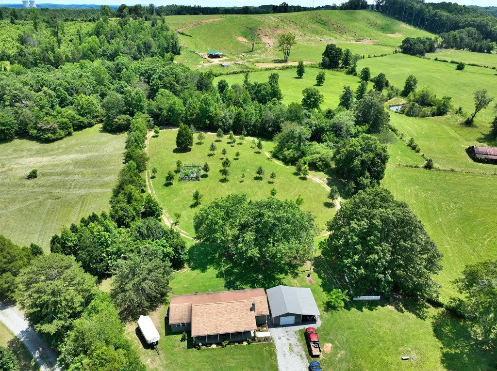 5858 Wolf Creek Road Spring City TN 37381