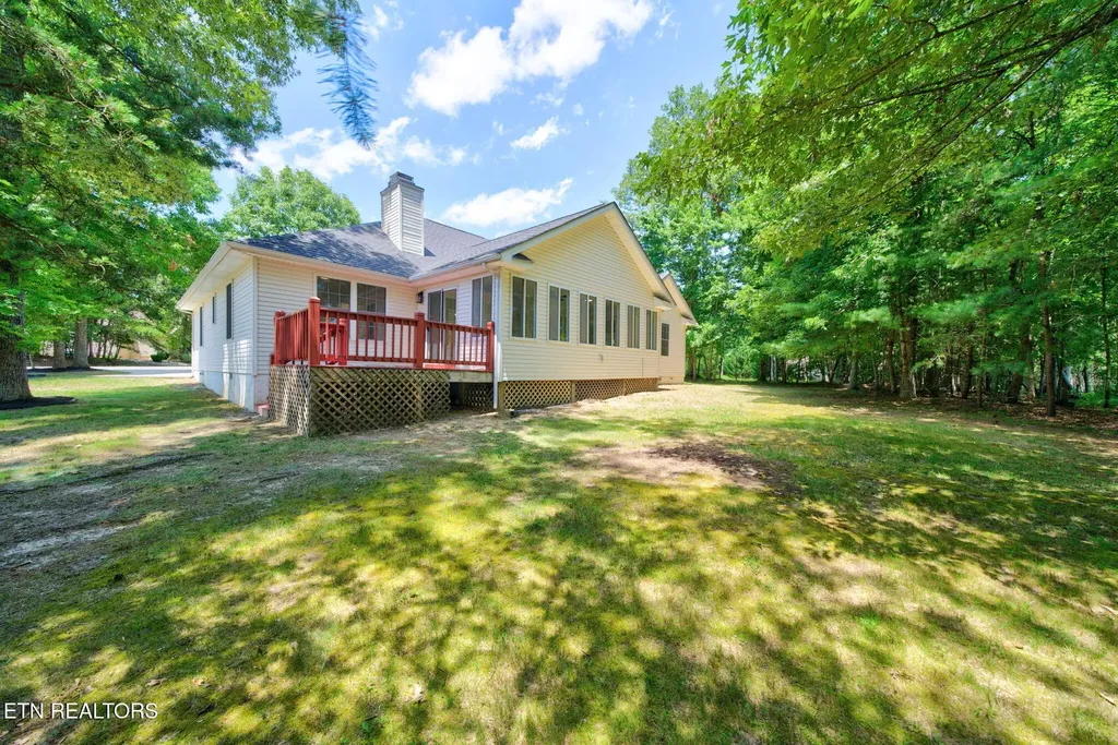 35 Leaf Circle Crossville TN 38558