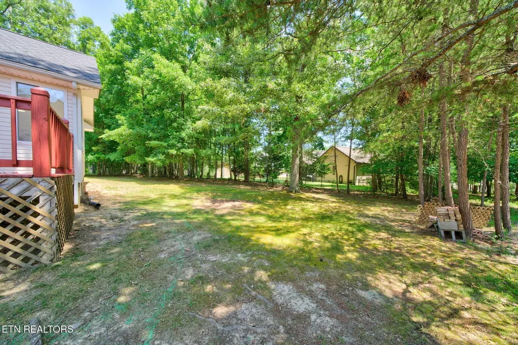 35 Leaf Circle Crossville TN 38558