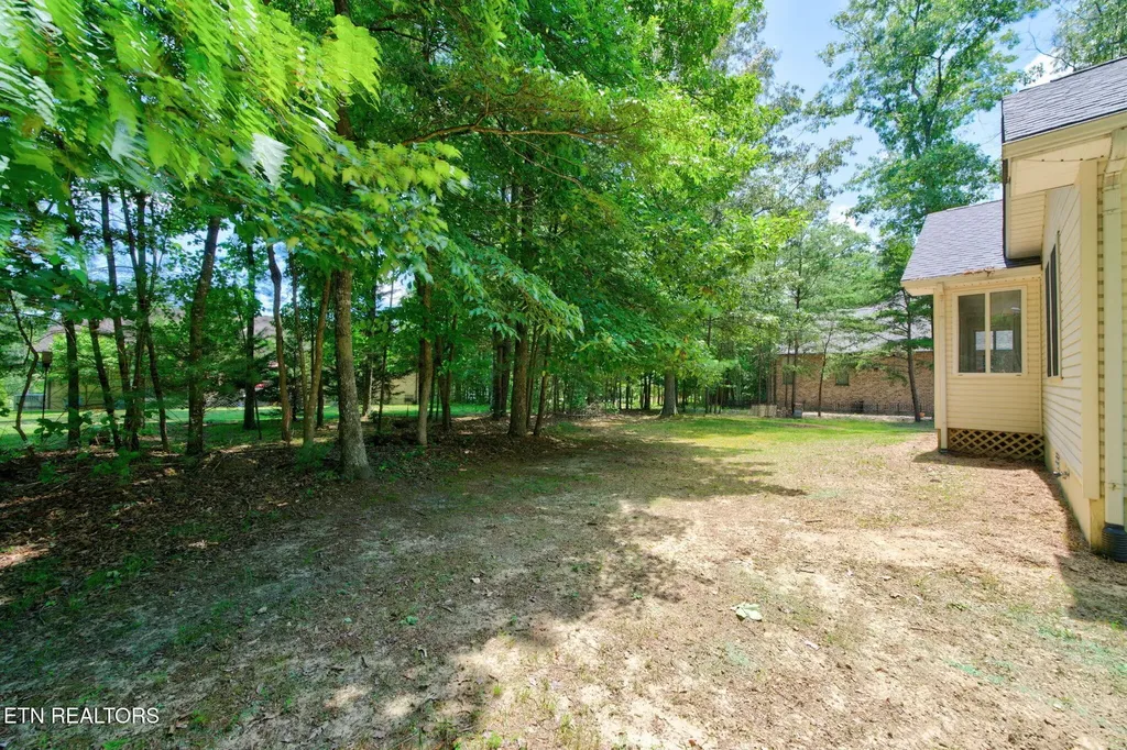 35 Leaf Circle Crossville TN 38558