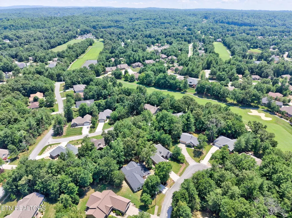 35 Leaf Circle Crossville TN 38558