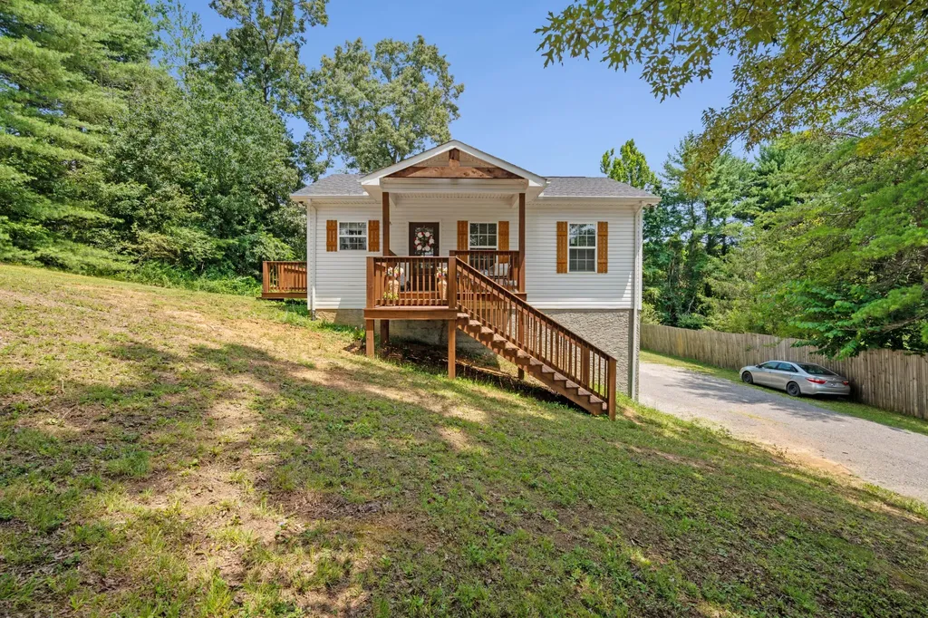 795 Lowery Lane Mcminnville TN 37110