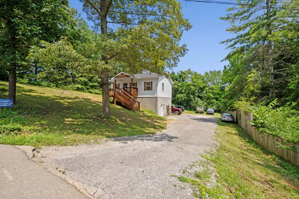 795 Lowery Lane Mcminnville TN 37110