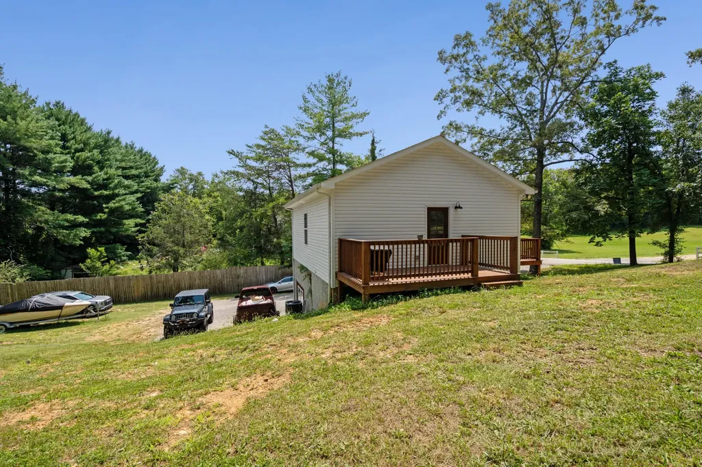795 Lowery Lane Mcminnville TN 37110