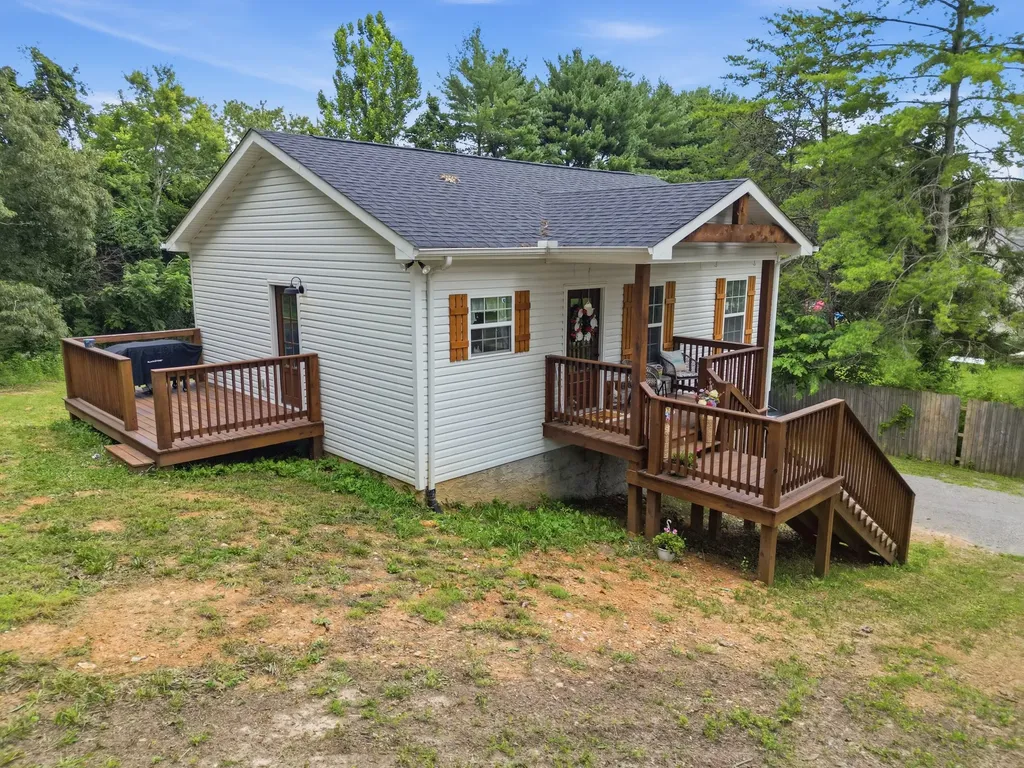 795 Lowery Lane Mcminnville TN 37110