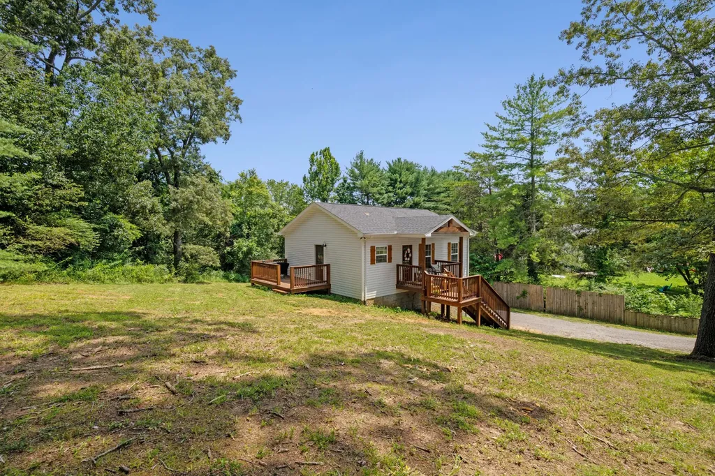 795 Lowery Lane Mcminnville TN 37110