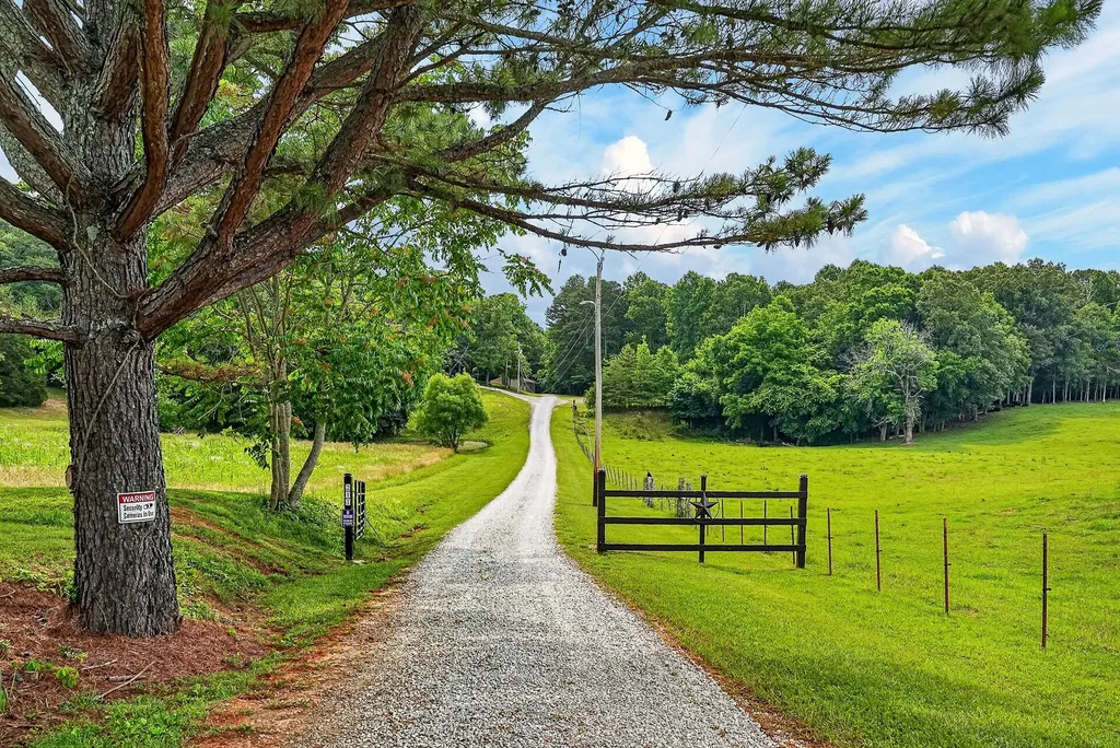 211 Arizona Lane Walling TN 38587