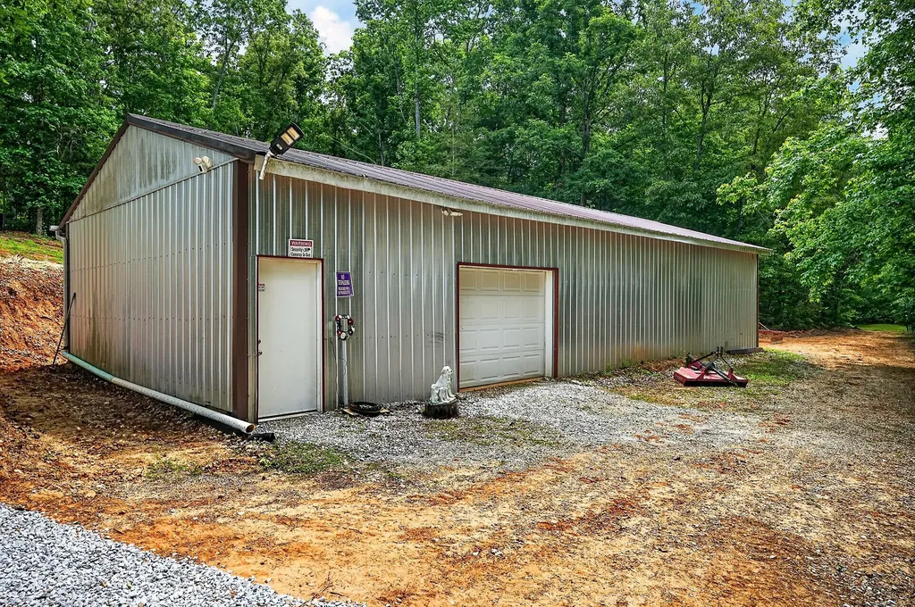 211 Arizona Lane Walling TN 38587