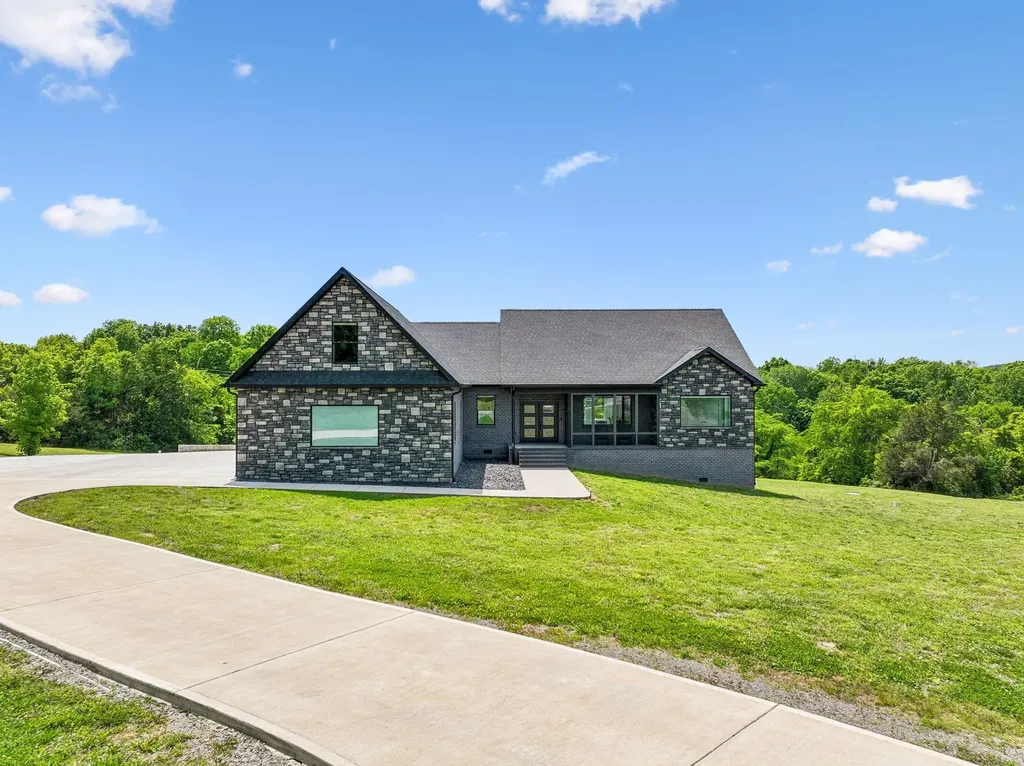 2064 Roberts Road Watertown TN 37184