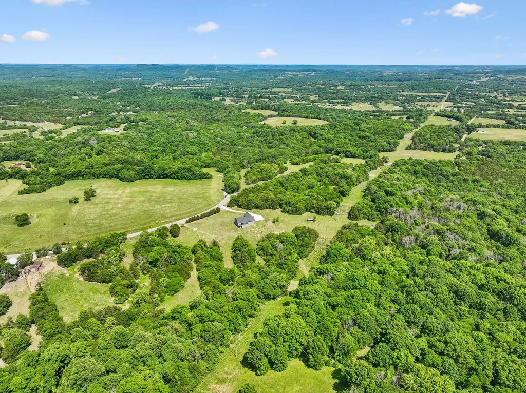2064 Roberts Road Watertown TN 37184