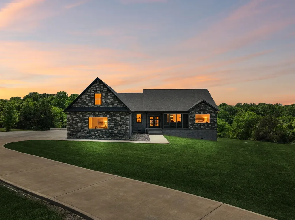 2064 Roberts Road Watertown TN 37184