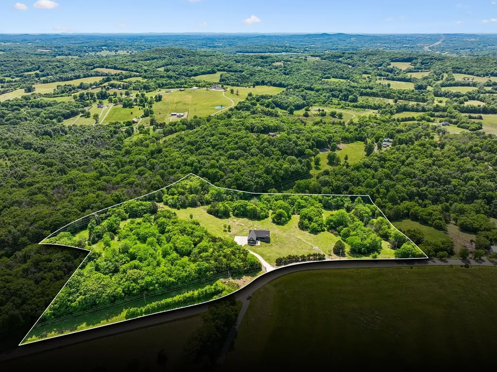 2064 Roberts Road Watertown TN 37184