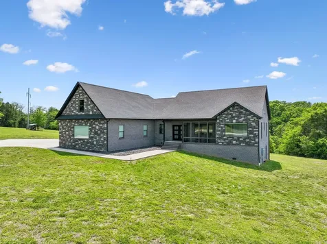 2064 Roberts Road Watertown TN 37184