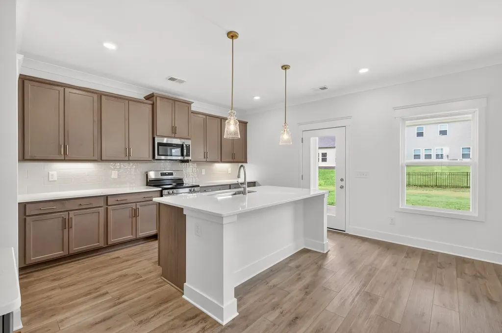2259 Charlie Place White House TN 37188