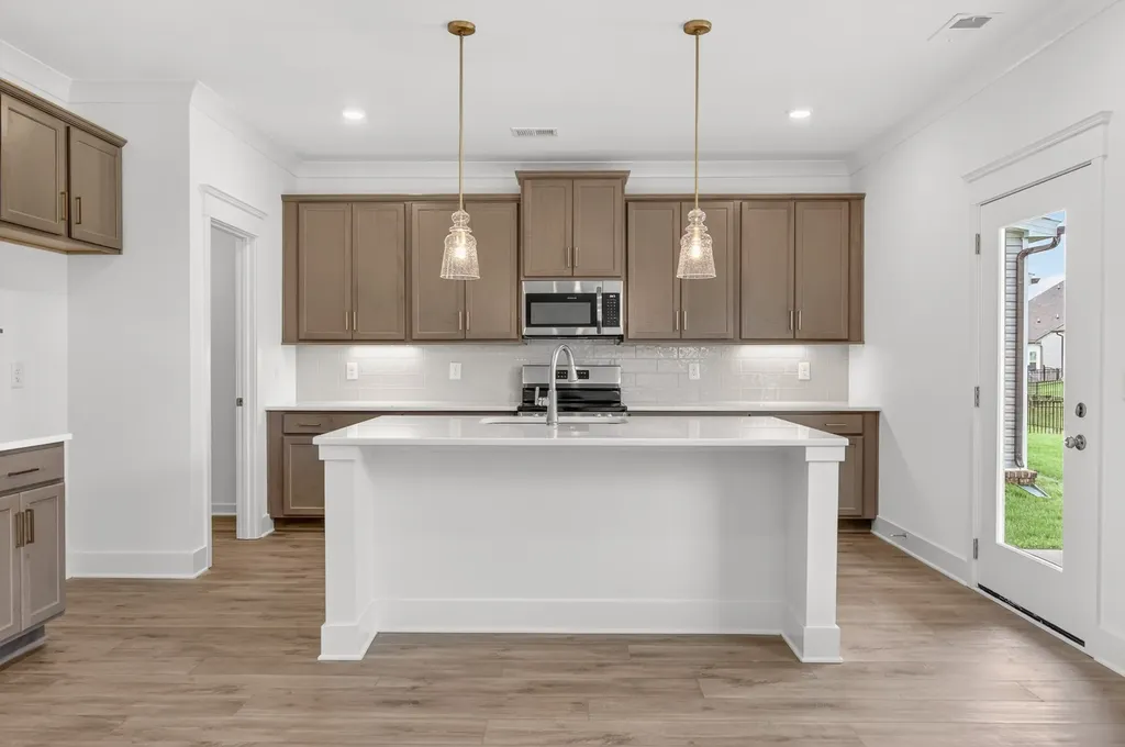 2259 Charlie Place White House TN 37188