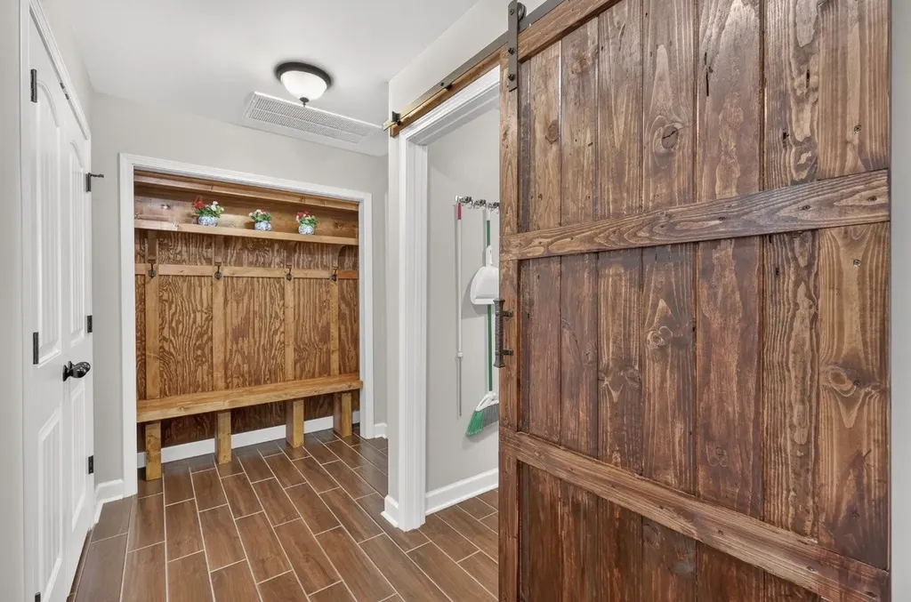 1170 Abiff Road, E Bon Aqua TN 37025