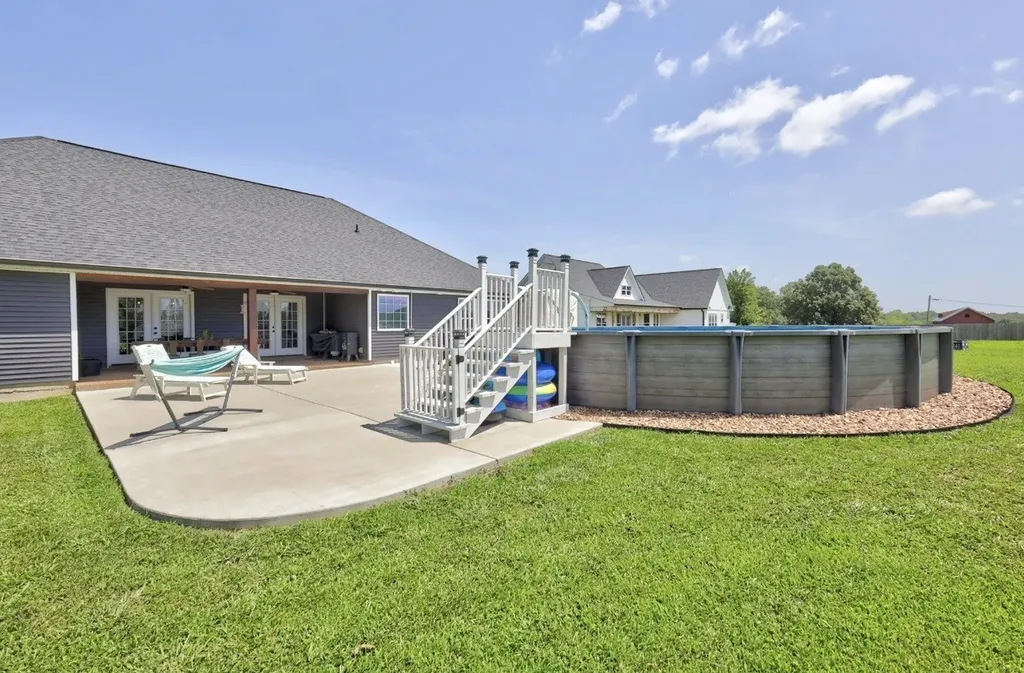 1170 Abiff Road, E Bon Aqua TN 37025