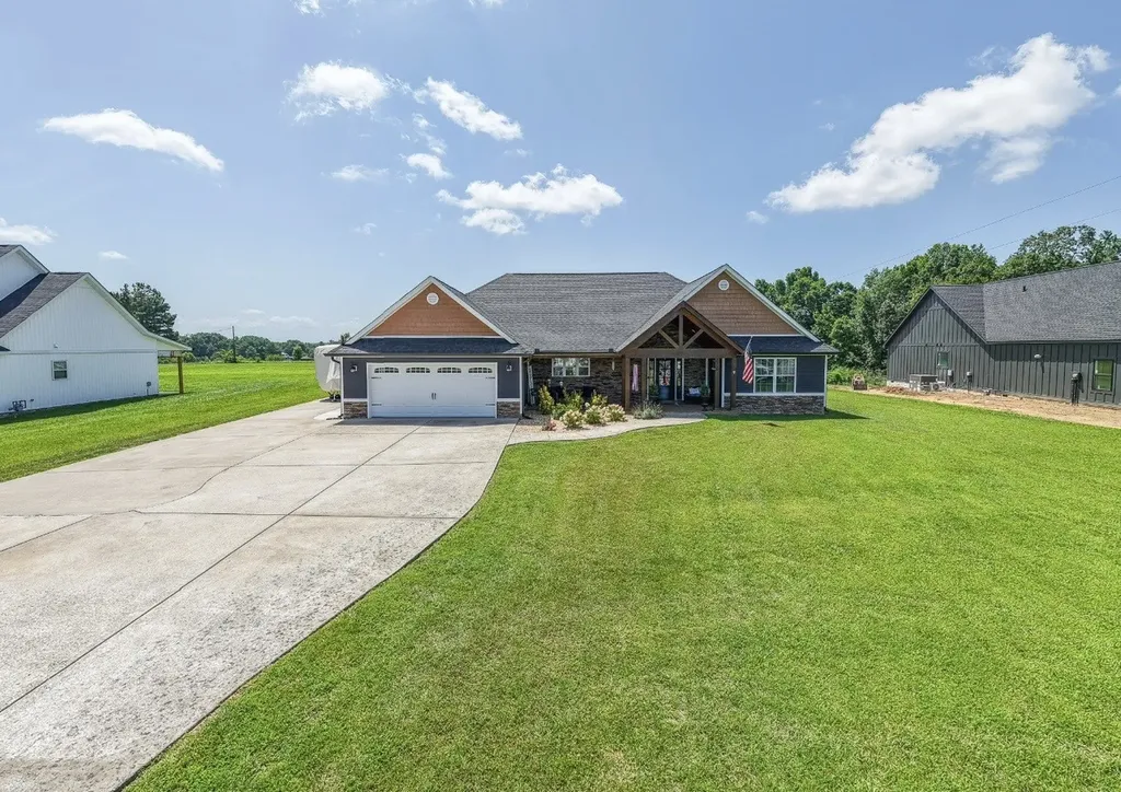 1170 Abiff Road, E Bon Aqua TN 37025