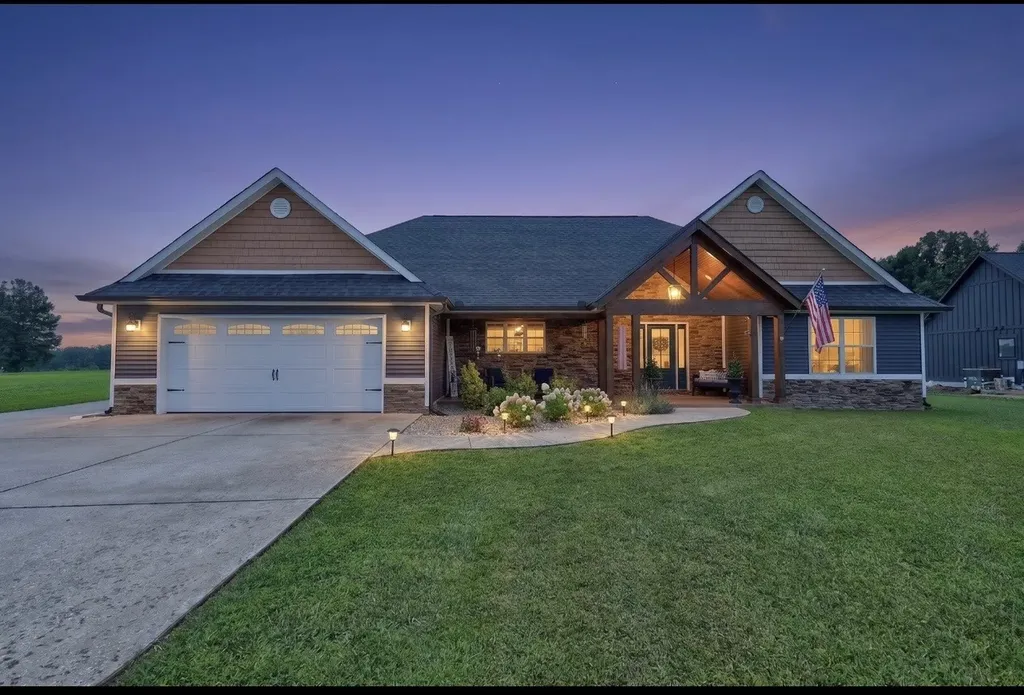 1170 Abiff Road, E Bon Aqua TN 37025