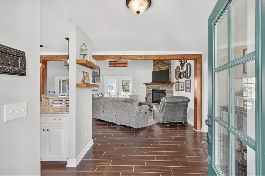 1170 Abiff Road, E Bon Aqua TN 37025