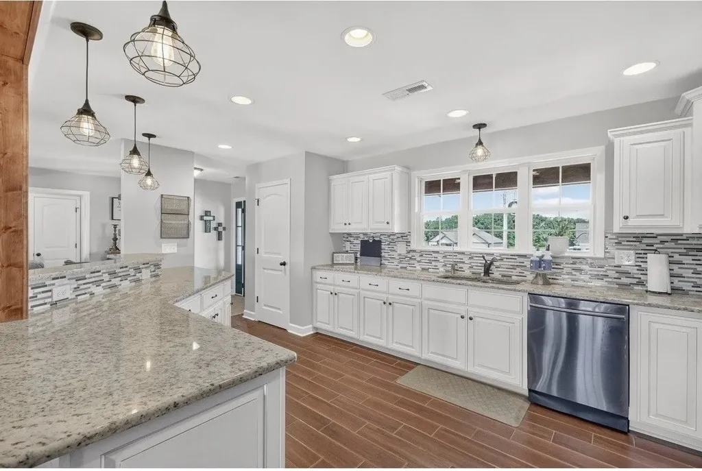 1170 Abiff Road, E Bon Aqua TN 37025