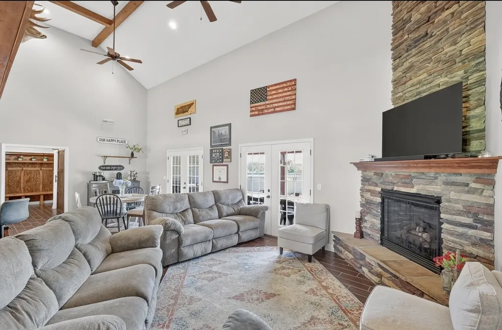 1170 Abiff Road, E Bon Aqua TN 37025