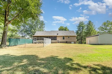 8049 New Chapel Road Springfield TN 37172