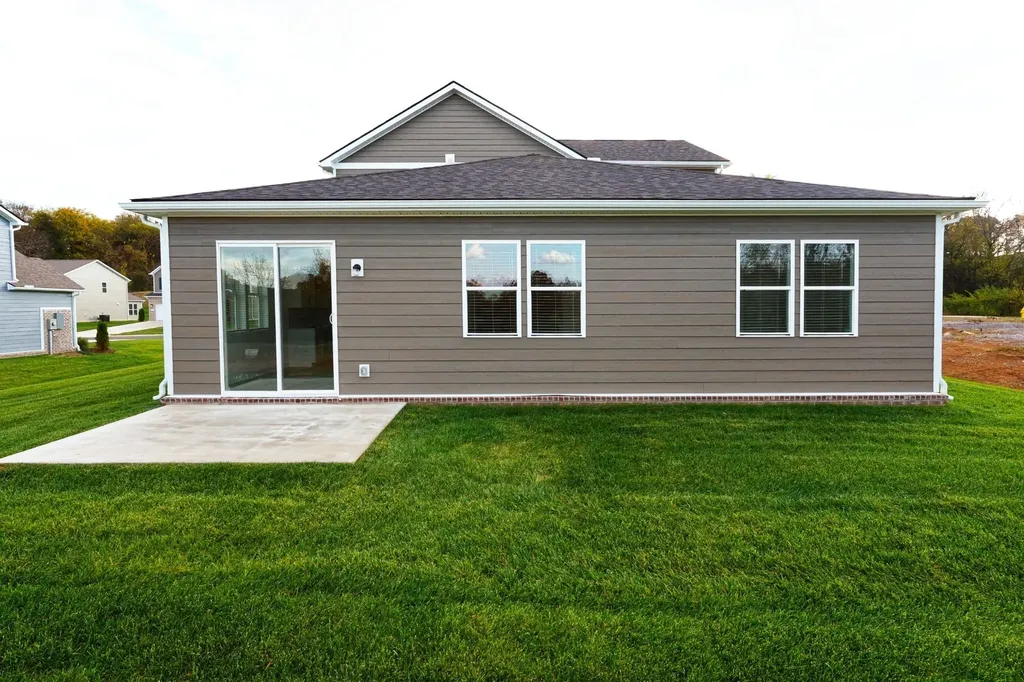 1562 Oak Springs Drive Columbia TN 38401