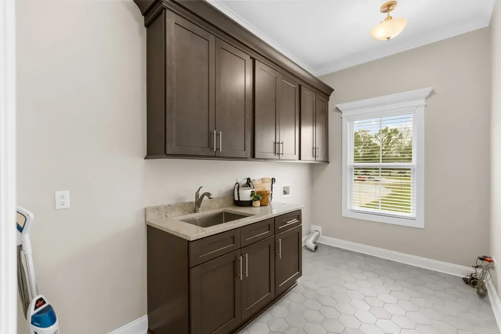 69 Meadows Road Hillsboro TN 37342