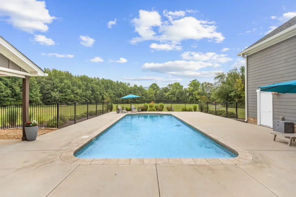 69 Meadows Road Hillsboro TN 37342