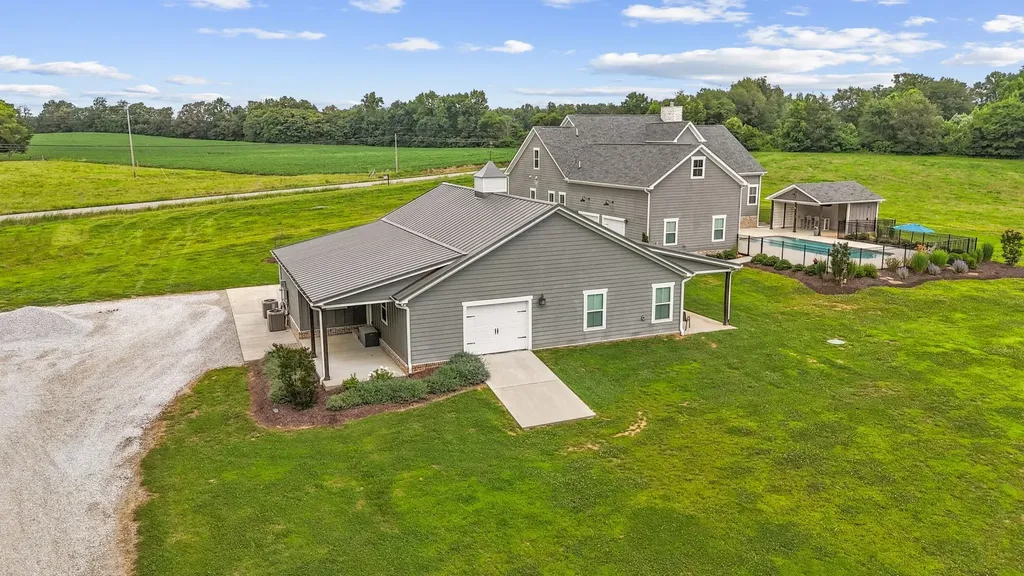 69 Meadows Road Hillsboro TN 37342