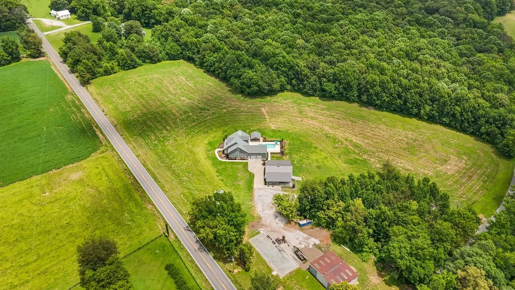 69 Meadows Road Hillsboro TN 37342
