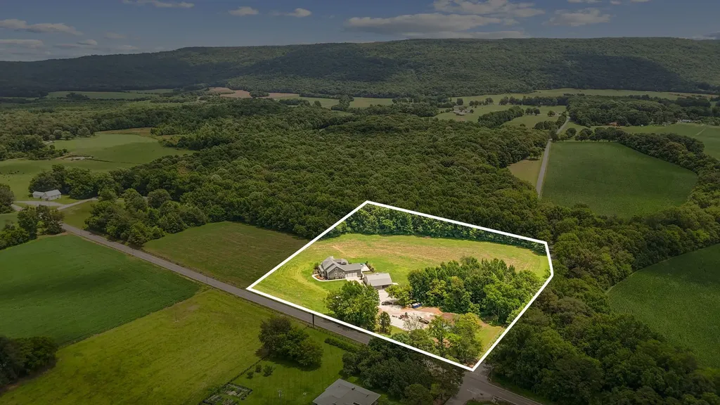 69 Meadows Road Hillsboro TN 37342