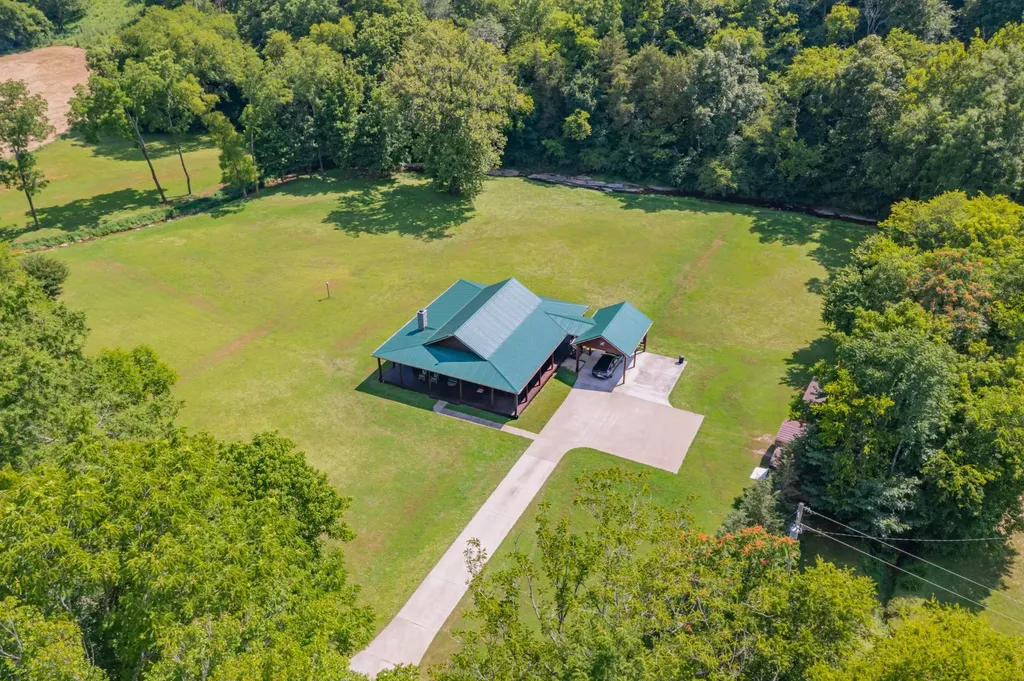 378 Bobo Hollow Road Tullahoma TN 37388