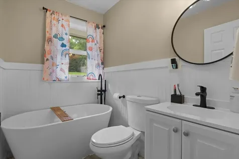 4273 Main St, W Erin TN 37061