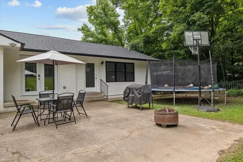 4273 Main St, W Erin TN 37061