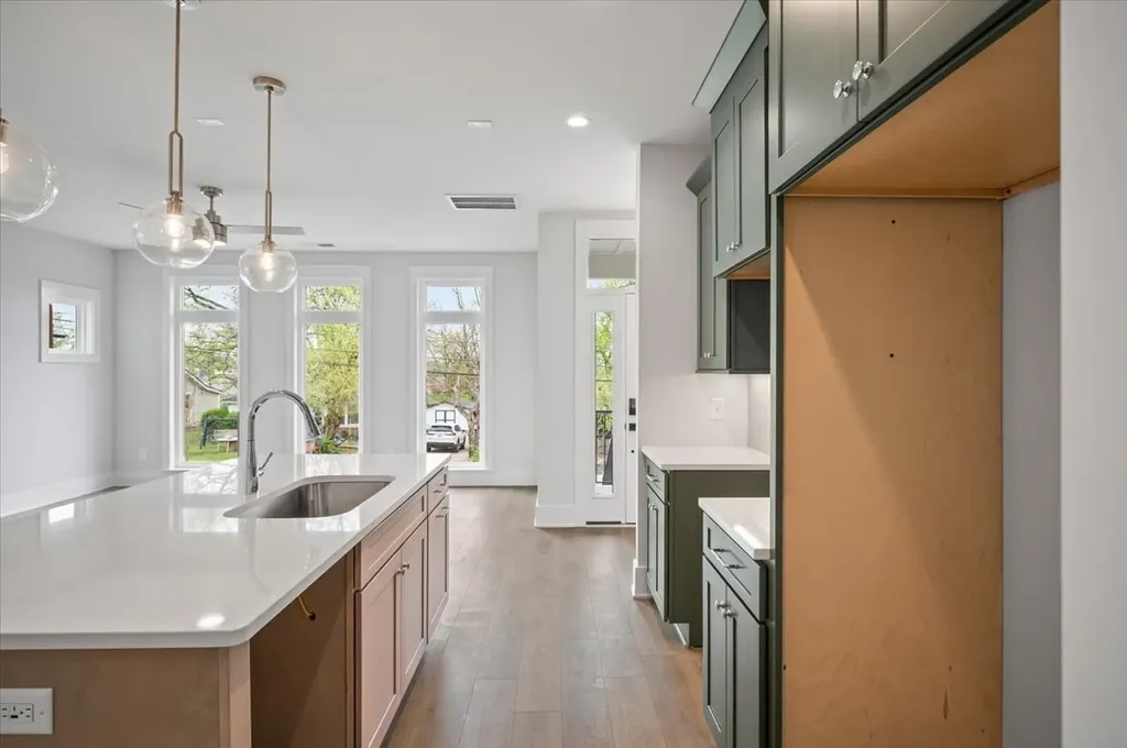 3045B Hillside Road Nashville TN 37207