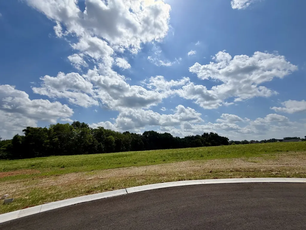 12 Fawn Meadows Clarksville TN 37043