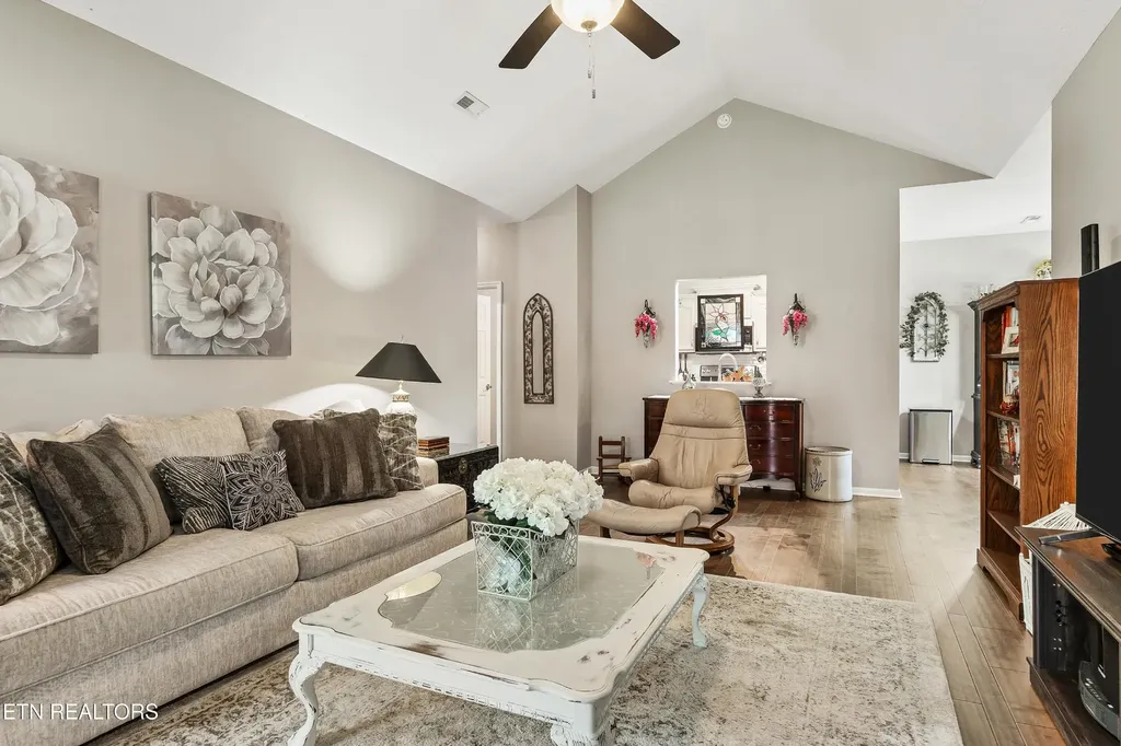 2010 Misty Glen Lane Knoxville TN 37909
