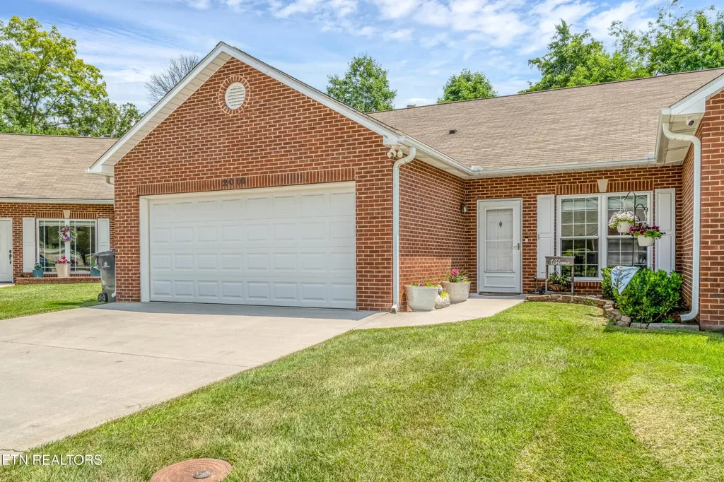 2010 Misty Glen Lane Knoxville TN 37909