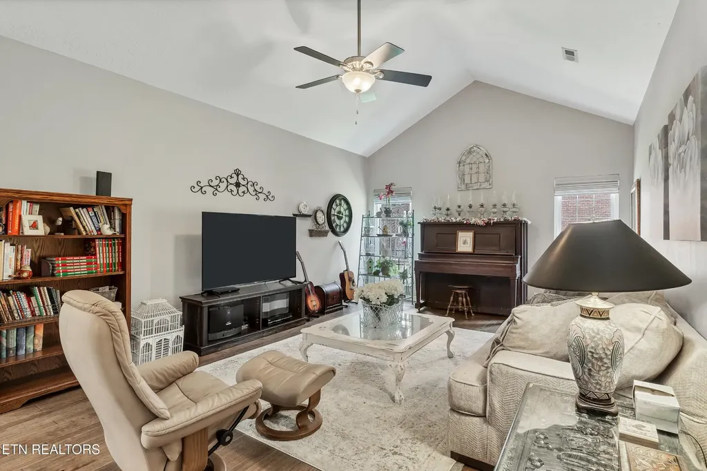 2010 Misty Glen Lane Knoxville TN 37909