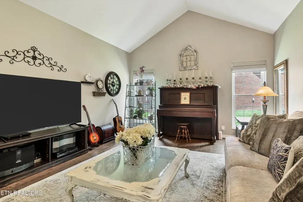 2010 Misty Glen Lane Knoxville TN 37909