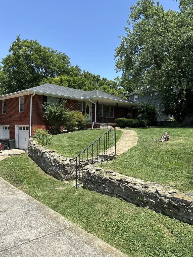 131 Robinhood Circle Hendersonville TN 37075