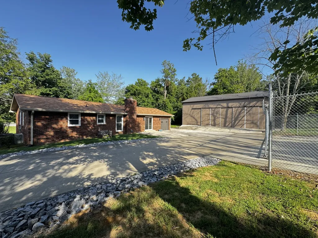 2310 Hwy 109 N Lebanon TN 37090