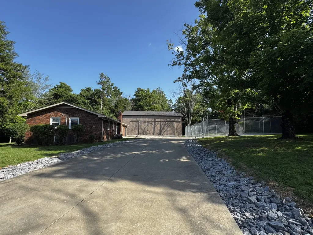 2310 Hwy 109 N Lebanon TN 37090