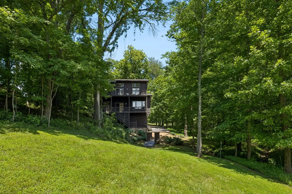 1012 S Wrights Court Gallatin TN 37066