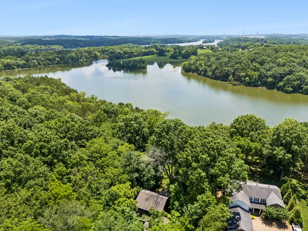 1012 S Wrights Court Gallatin TN 37066