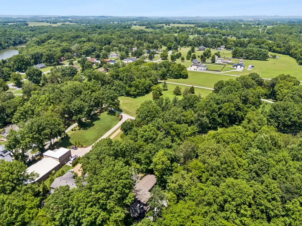 1012 S Wrights Court Gallatin TN 37066