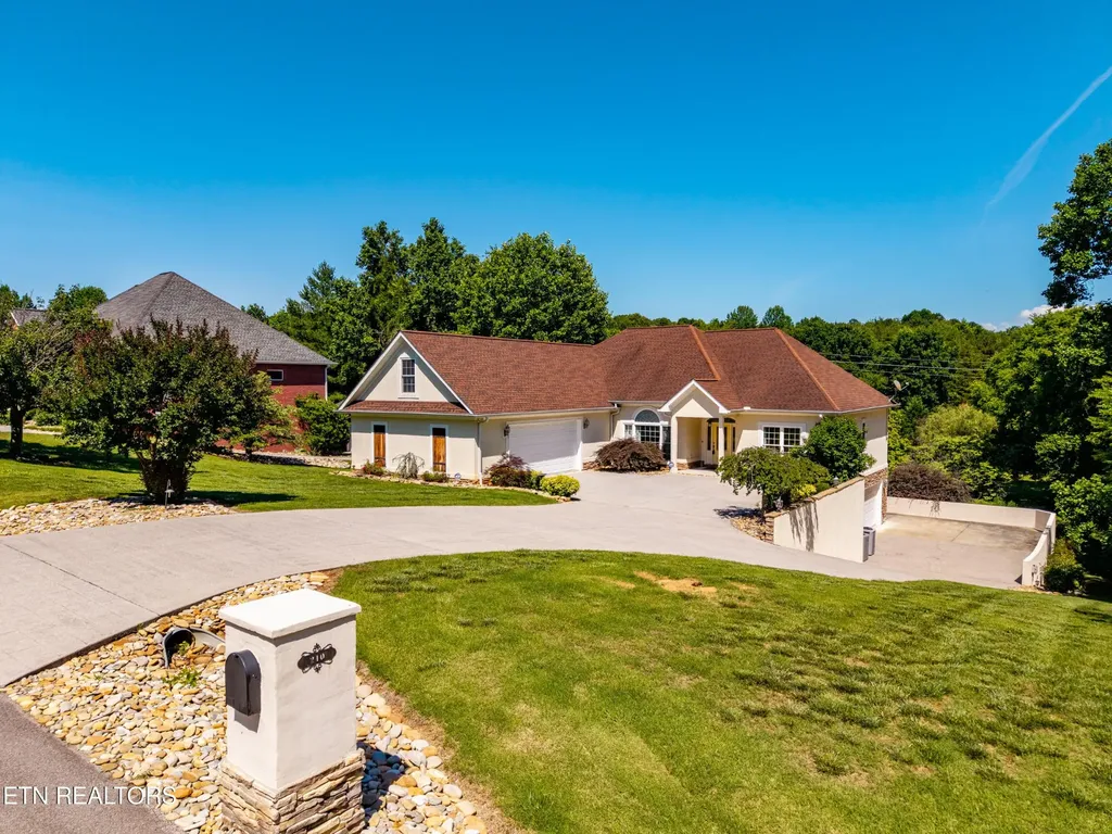 210 Indian Shadows Drive Maryville TN 37801